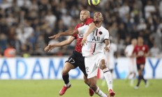 包含勒阿弗尔客场逼平亚眠，争取胜利的词条