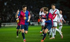 欧洲联赛决赛即将开打，球队蓄势待发