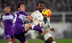 佛罗伦萨客场告捷，球员庆祝一洗失利困境的简单介绍