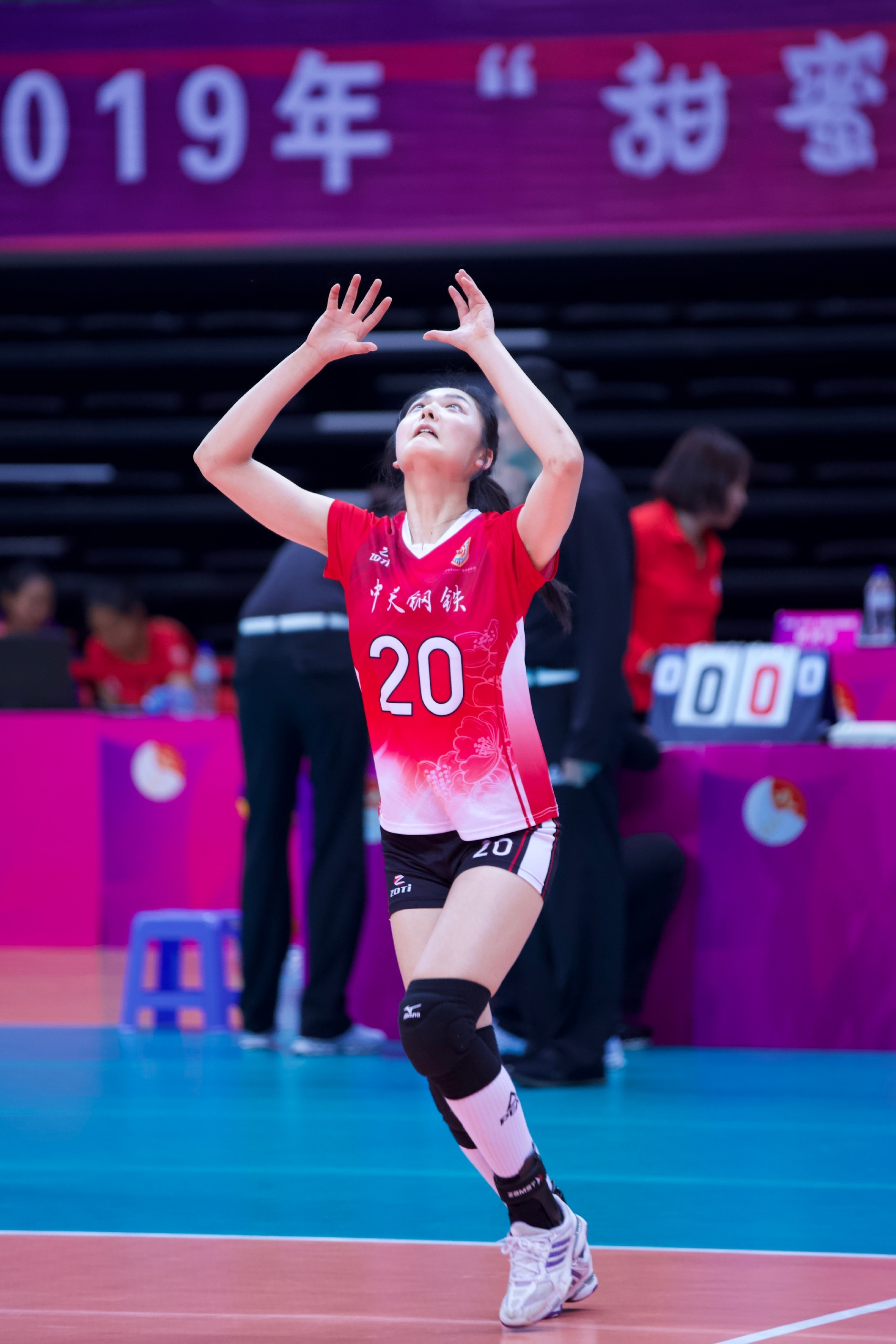 体坛女足球选手勇往直前展现实力