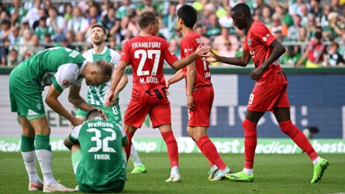 门兴格拉德巴赫灭火重生，球迷欢呼雀跃