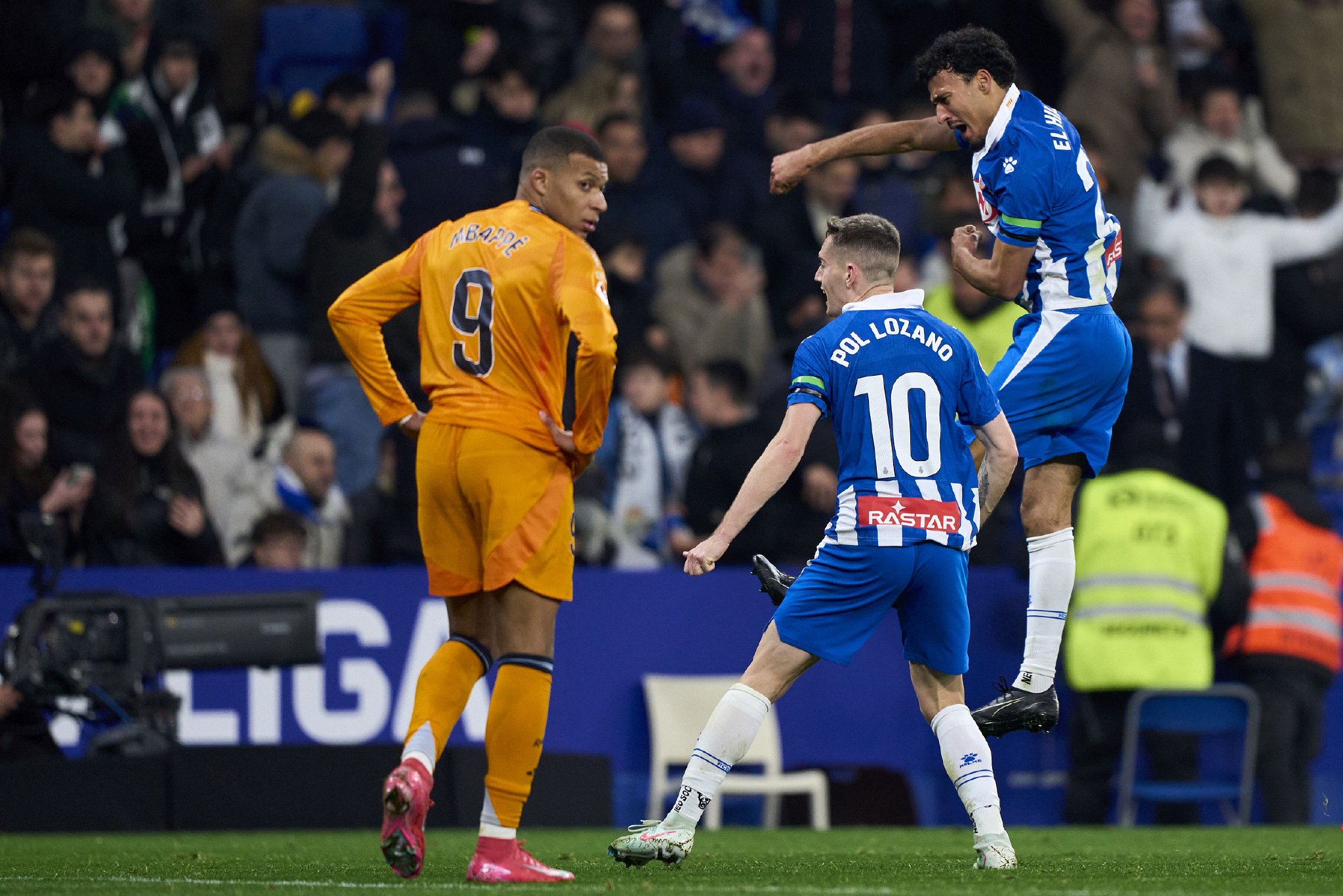 皇马主场失利，小组出线前景摇摆的简单介绍