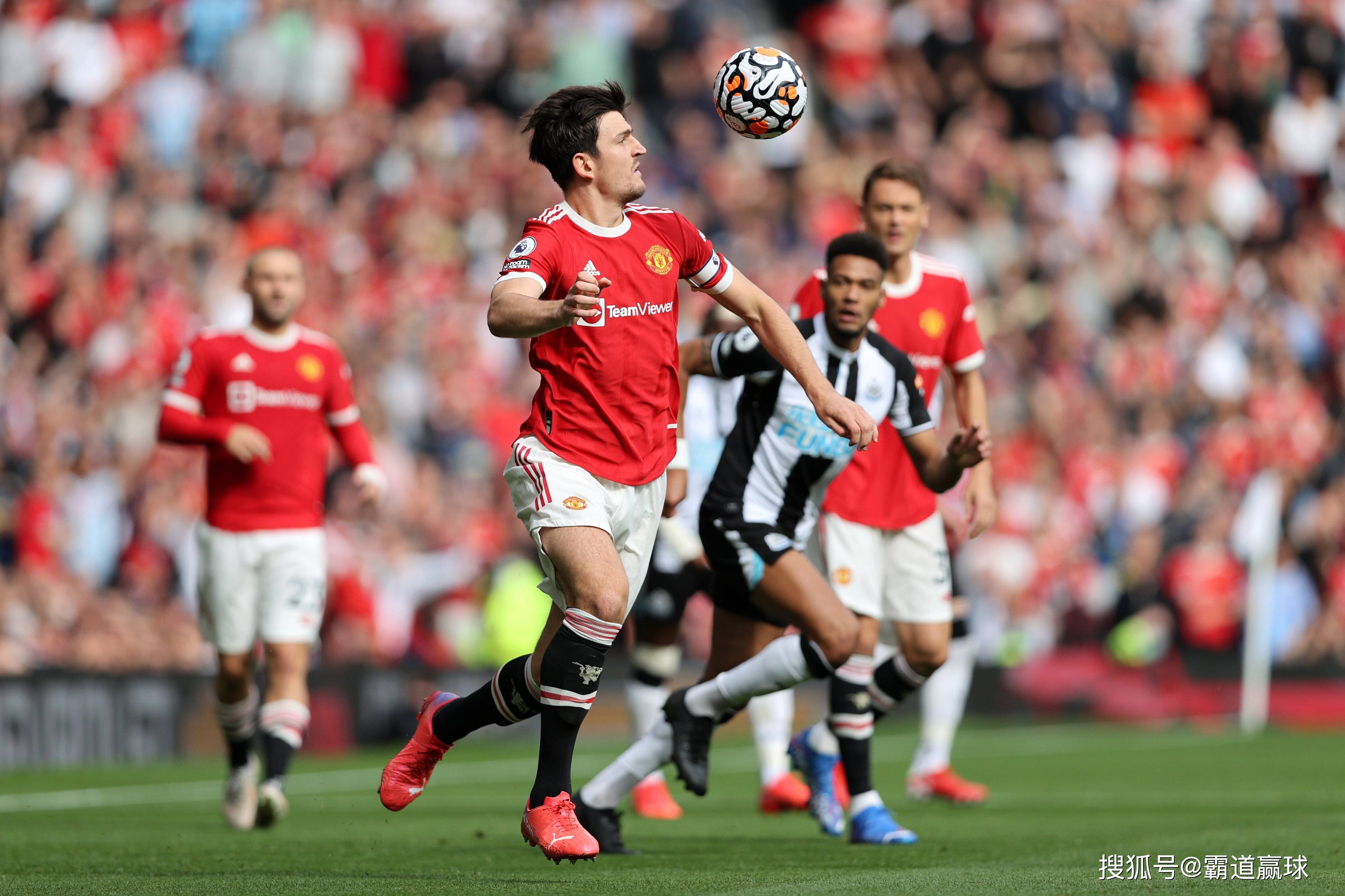 曼联击败巴萨，晋级可能性增加