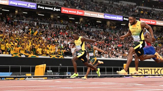 田径赛场：牙买加选手夺得冠军的简单介绍