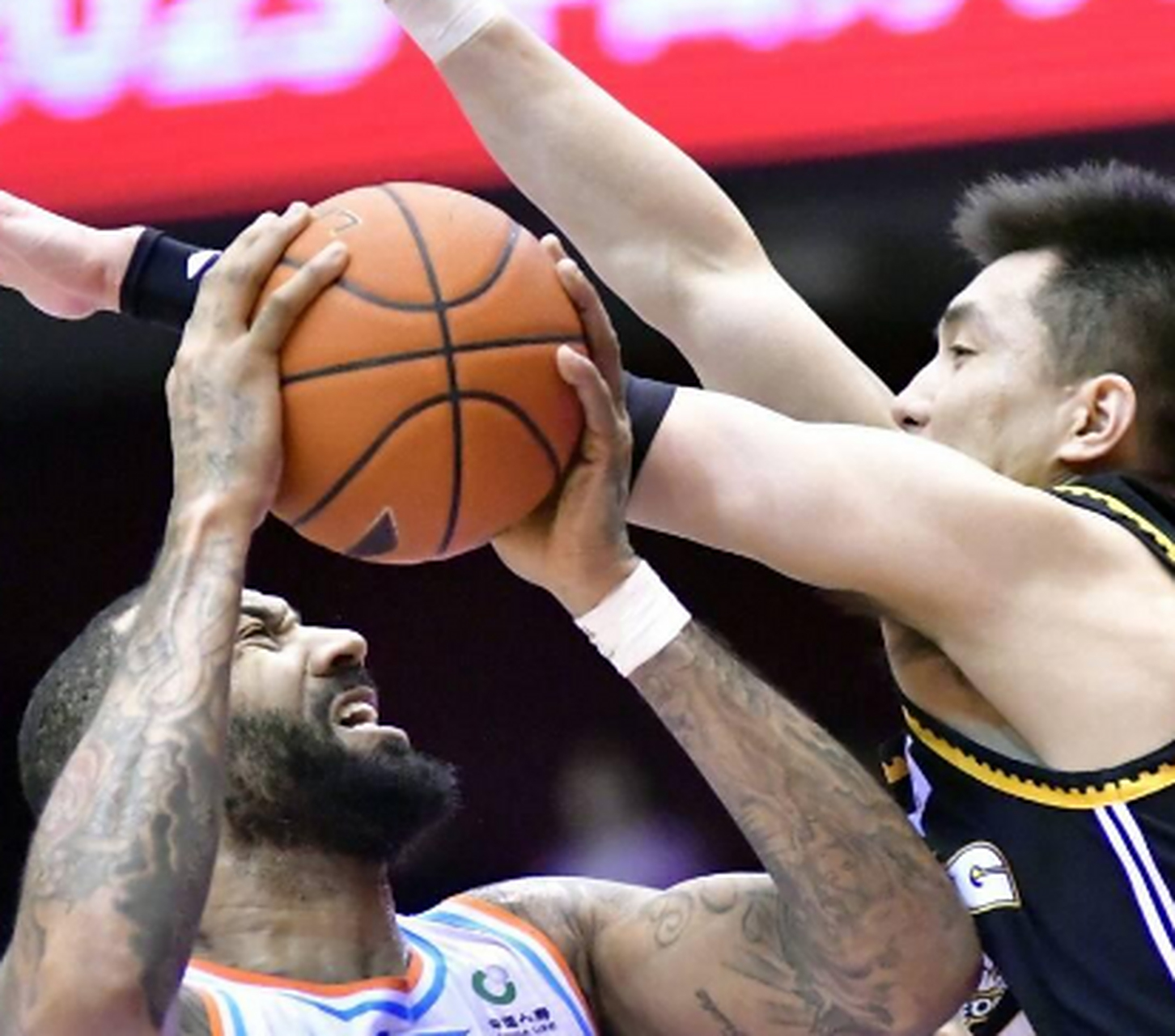 江苏队闯入男篮联赛半决赛，抢眼表现