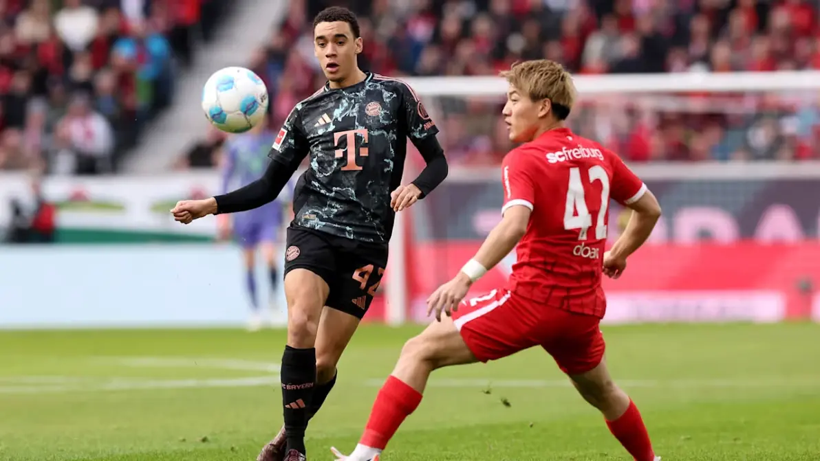 拜仁慕尼黑主场大胜弗赖堡毫无悬念取胜