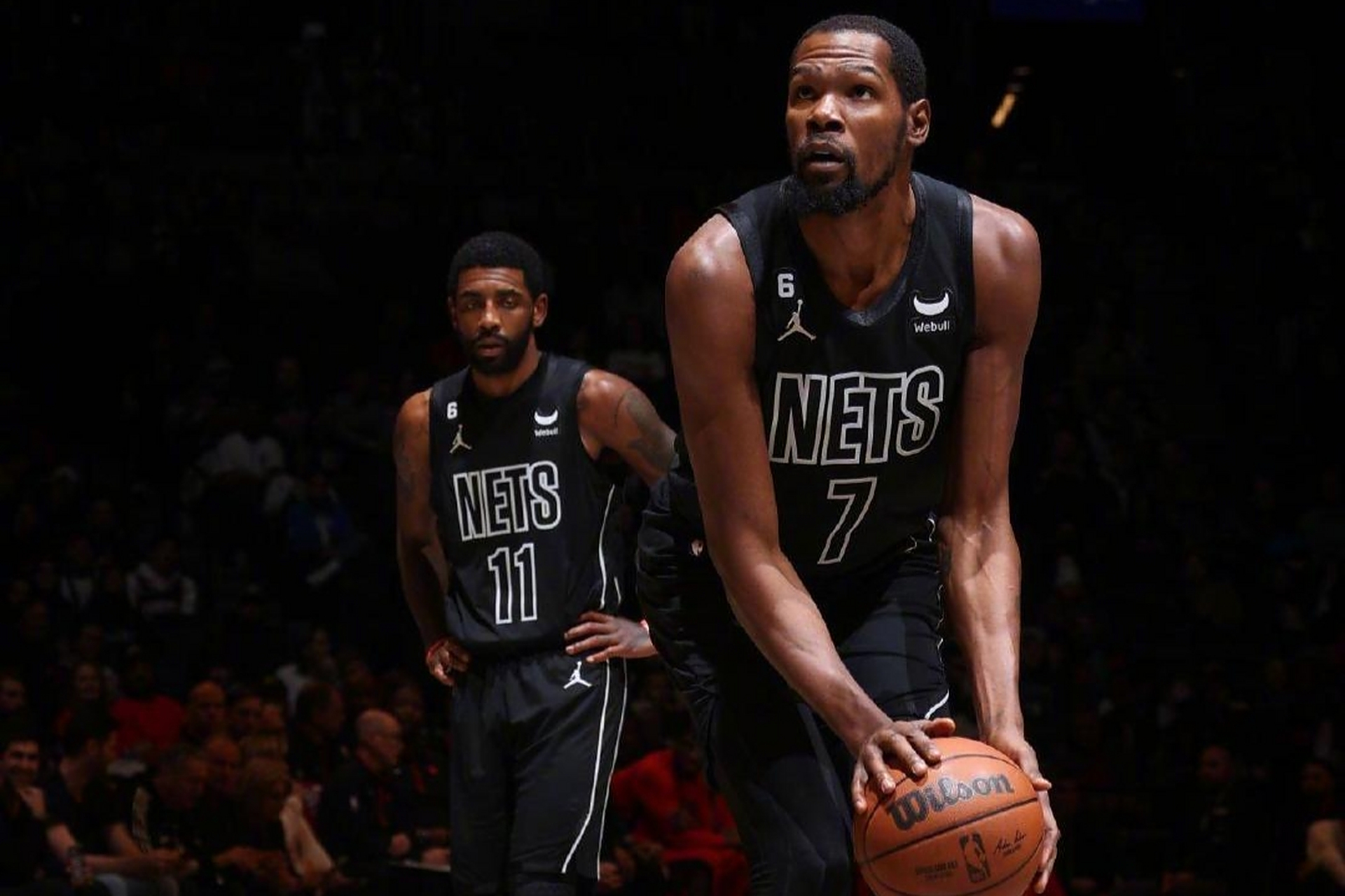 包含爵士客场大胜篮网，取得六连胜的词条