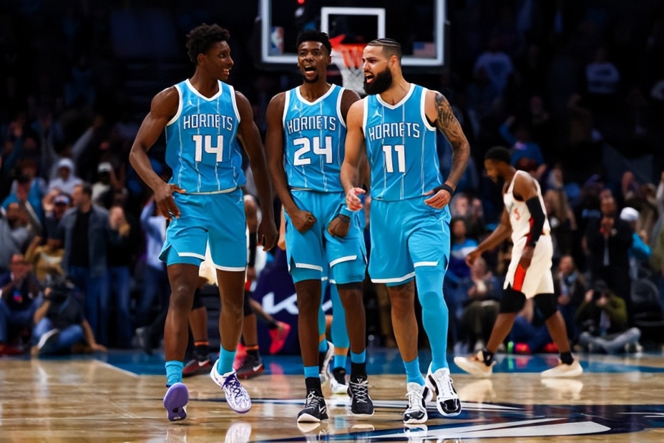 快船内线球员强硬篮板，率队取胜晋级下一轮的简单介绍